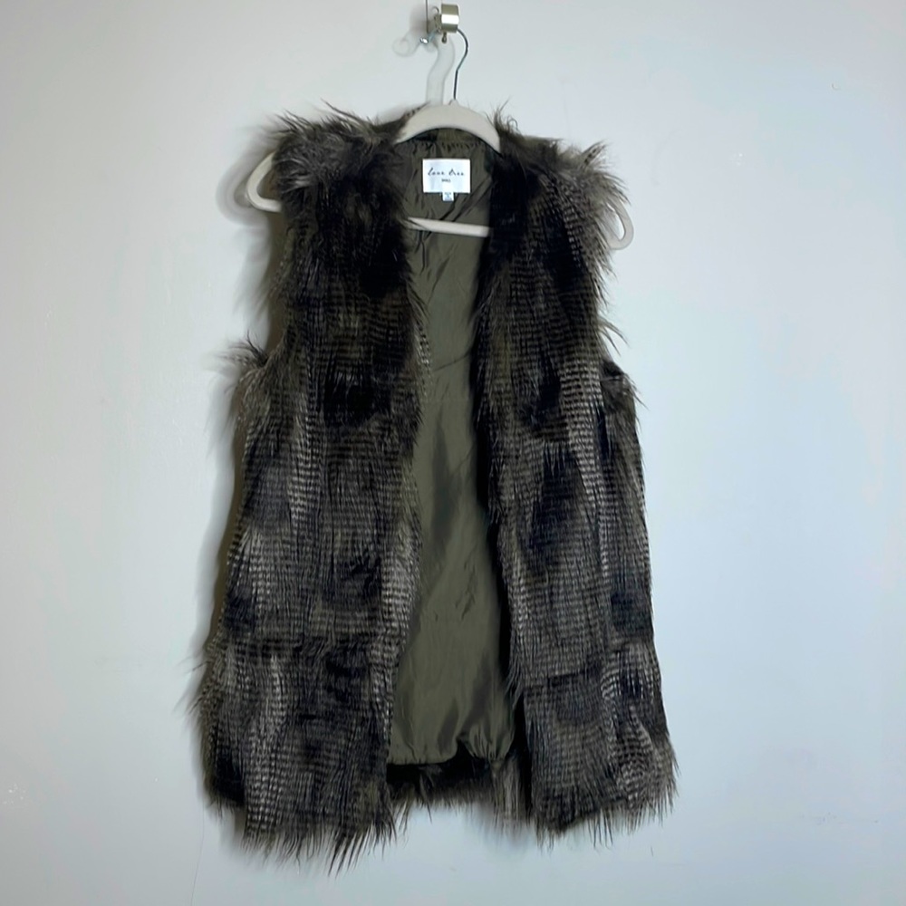 Faux fur vest!